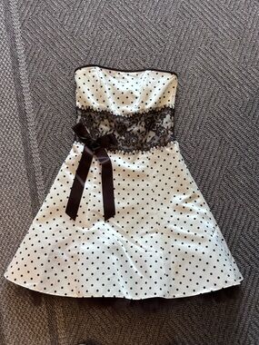 Jessica McClintock for Gunne Sax Vintage strapless dress.